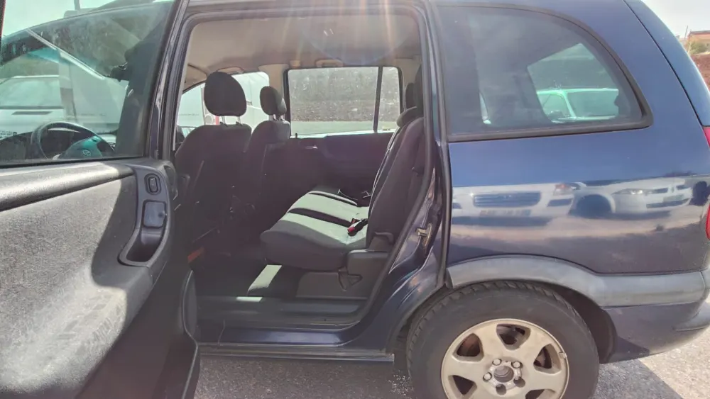 Opel Zafira 2.0 DTi Confort 9