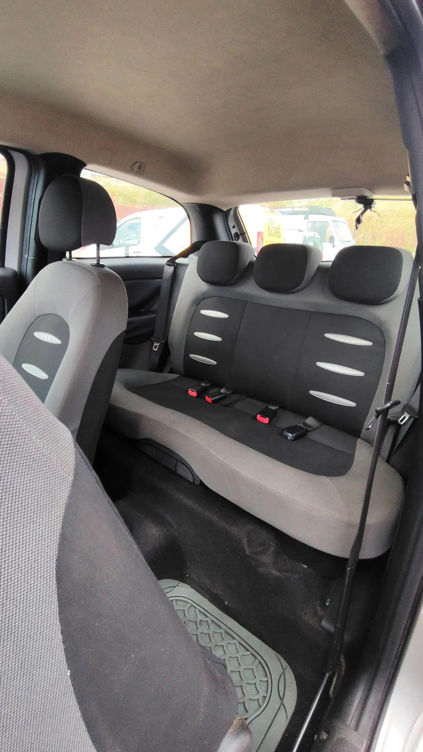 Lancia Ypsilon 12