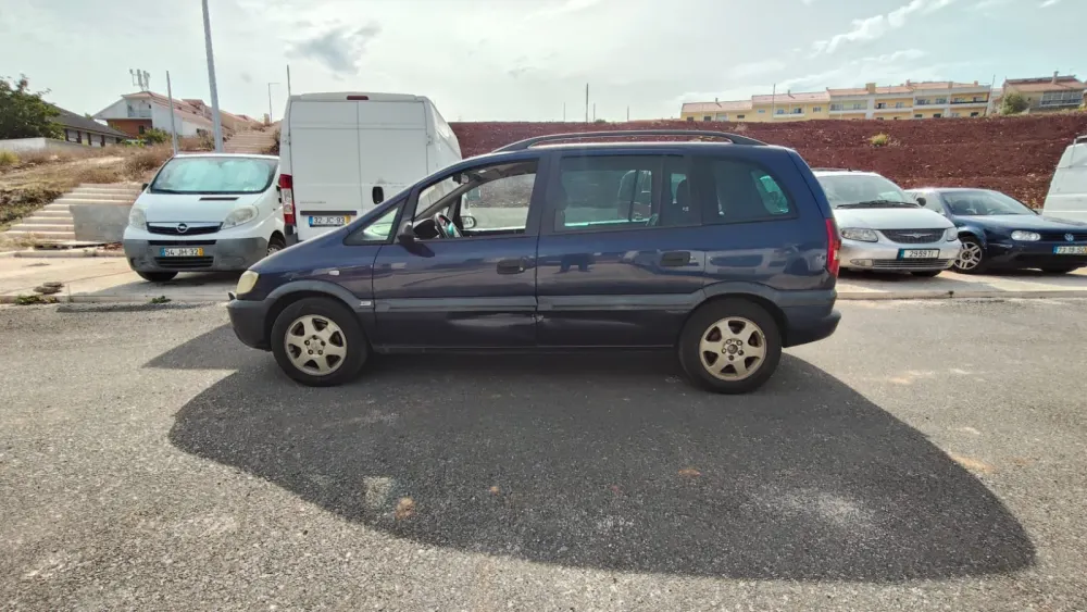 Opel Zafira 2.0 DTi Confort 3