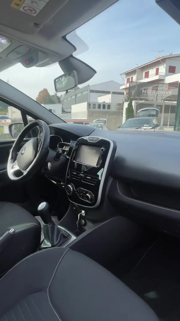 Renault Clio 0.9 TCe Limited Edition 10