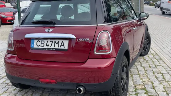 MINI 3 Portas Cooper D 6