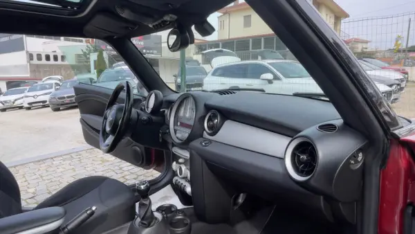 MINI 3 Portas Cooper D 21
