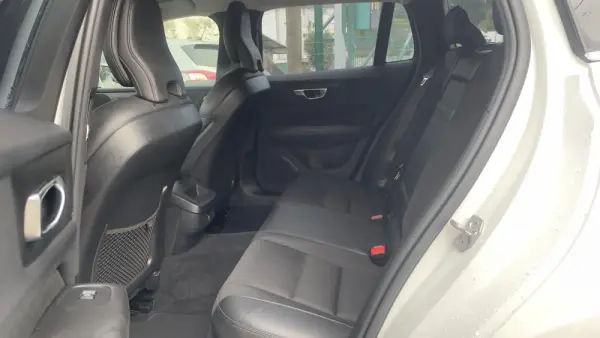 Volvo V60 D3 Momentum Pro 23