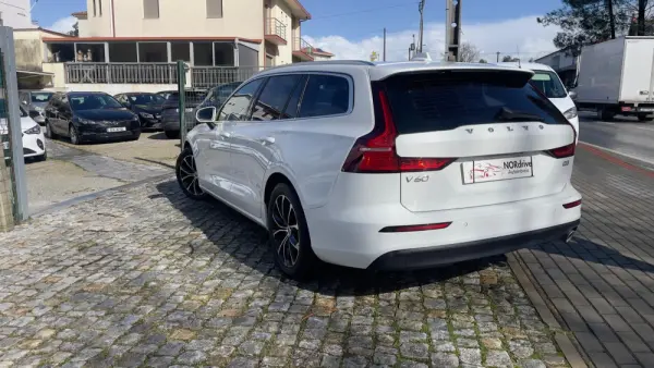 Volvo V60 D3 Momentum Pro 7