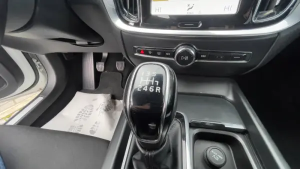 Volvo V60 D3 Momentum Pro 19