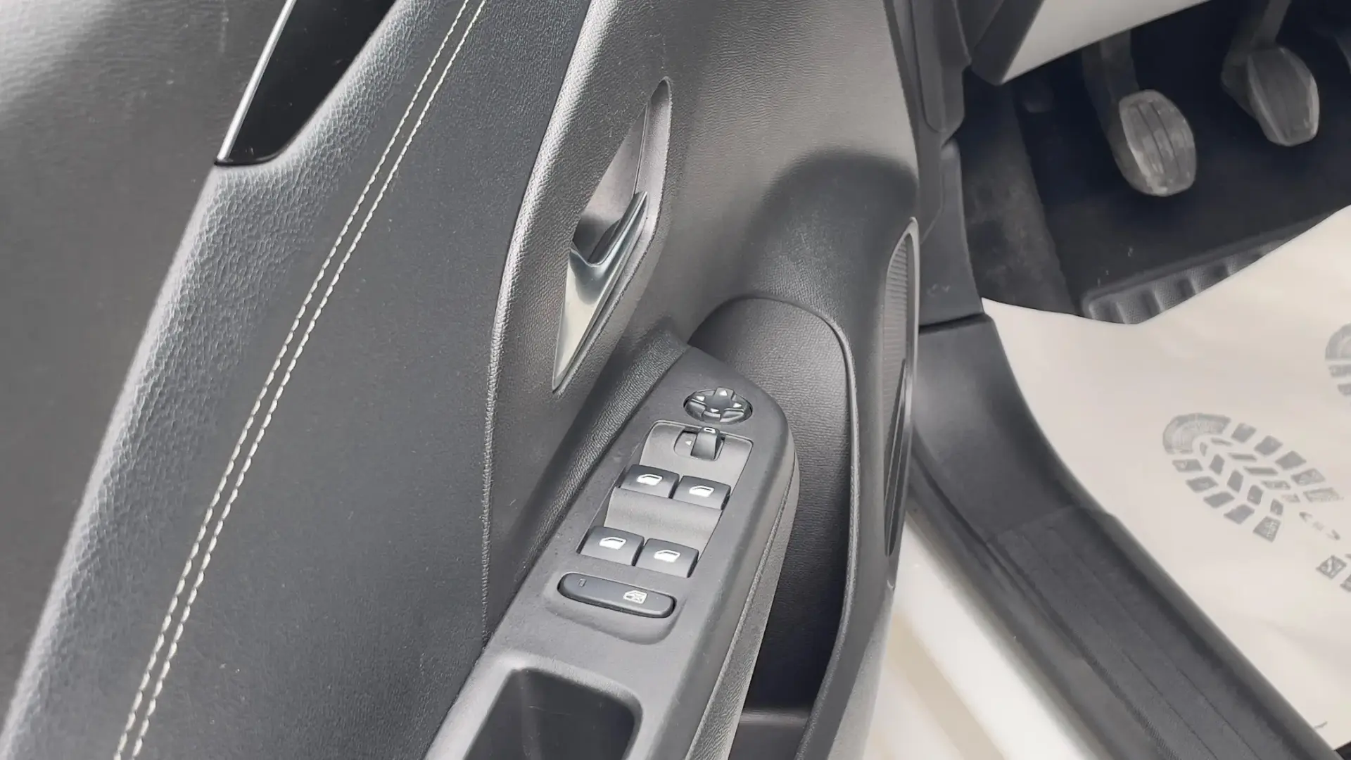 Opel Corsa 1.2 Elegance 4