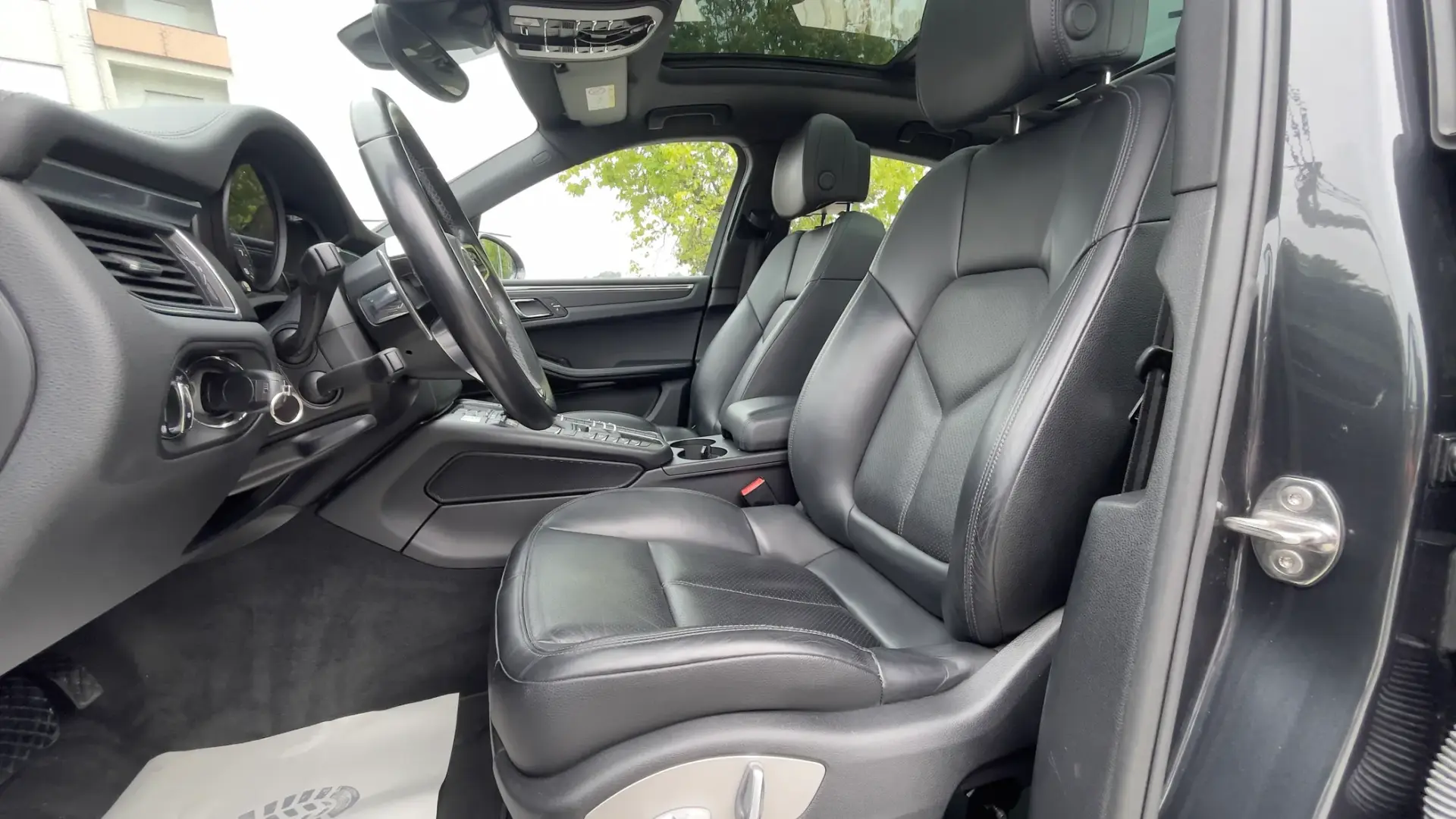 Porsche Macan Soul Edition 18