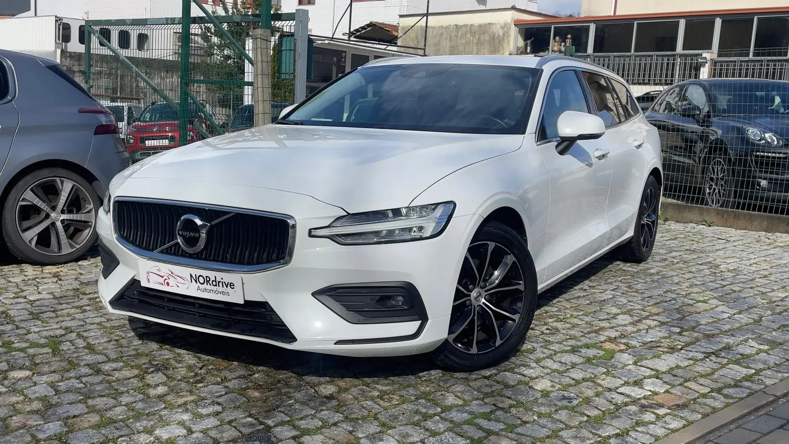 Volvo V60 D3 Momentum Pro 2