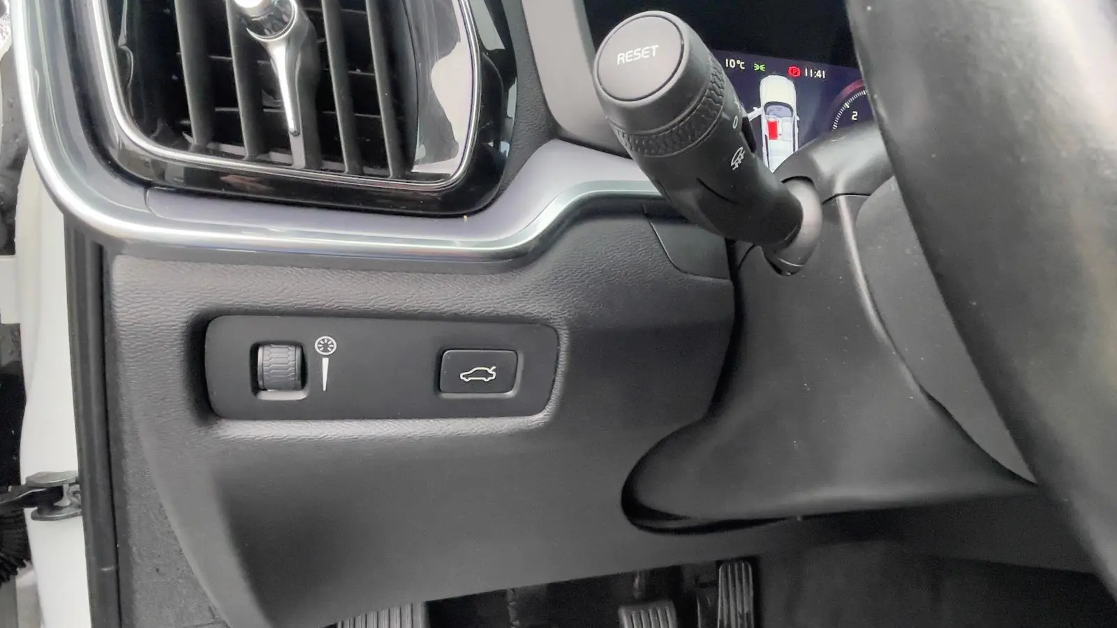 Volvo V60 D3 Momentum Pro 13