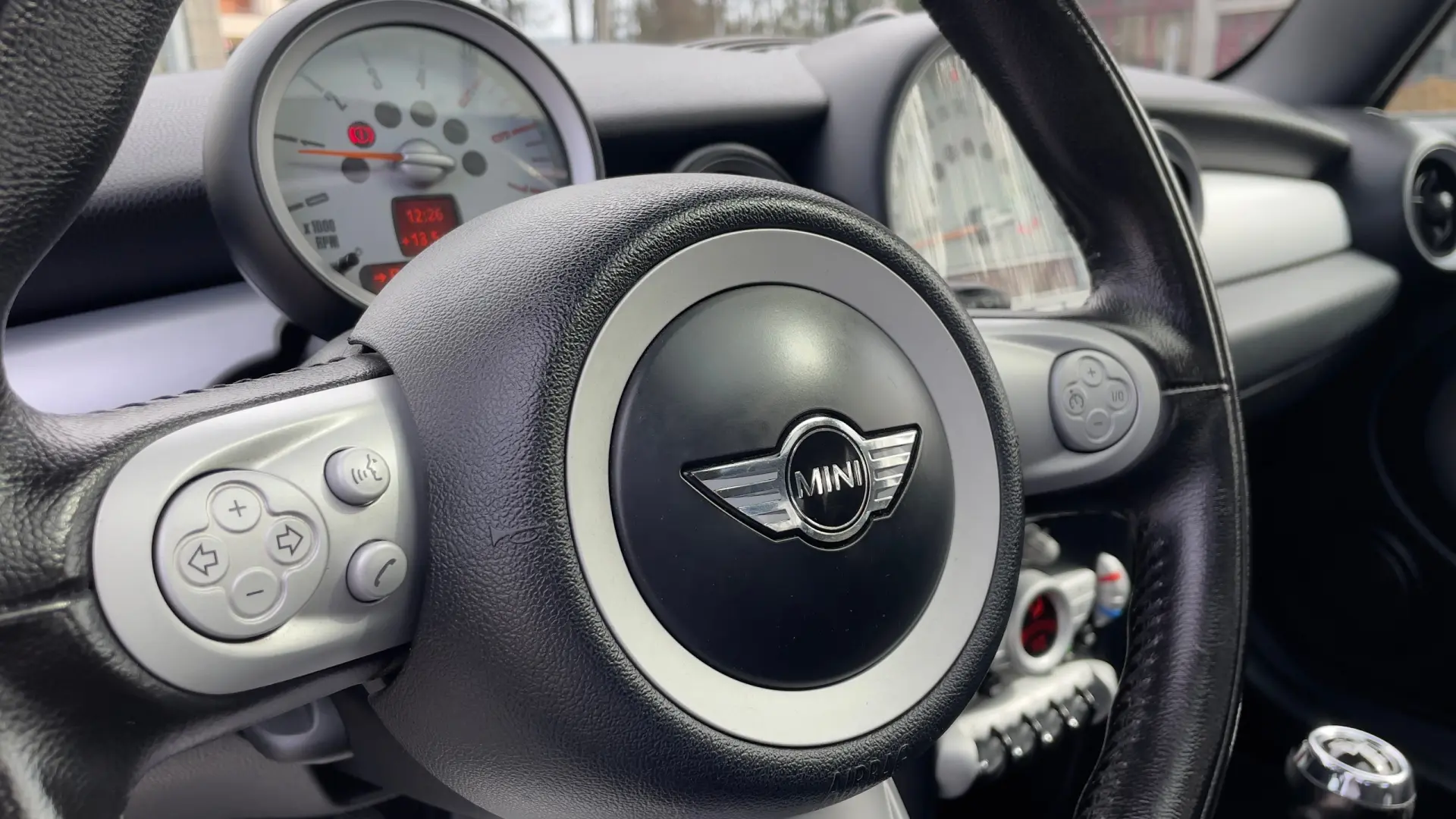 MINI 3 Portas Cooper D 18