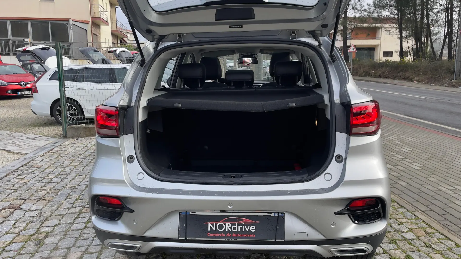 MG ZS 1.0 T-GDI Luxury 8