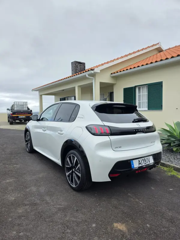 Peugeot 208 1.2 PureTech GT Line 6