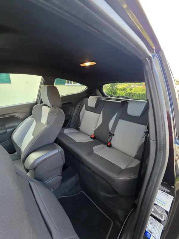 Ford Fiesta 1.6 T ST 11