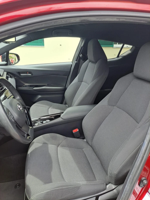 Toyota C-HR null 8
