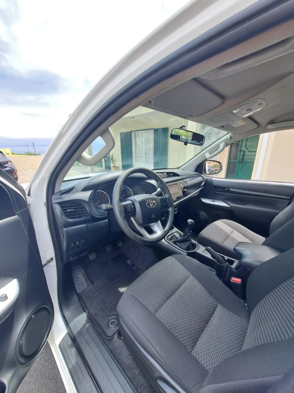 Toyota Hilux null 8