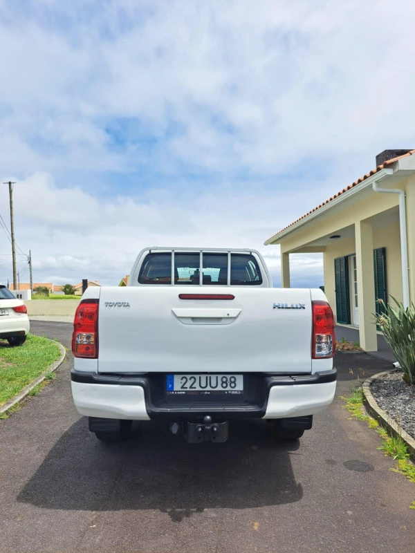 Toyota Hilux null 5