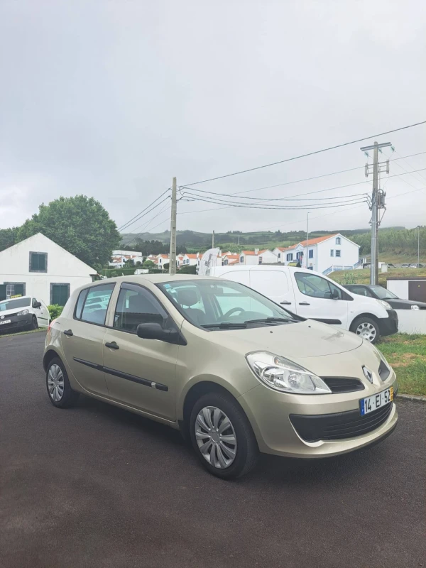 Renault Clio null 3