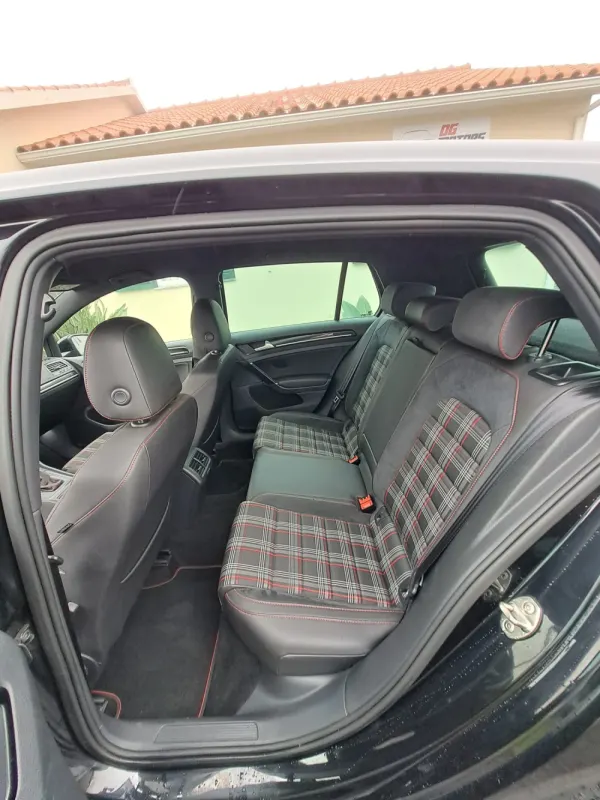 Volkswagen Golf 2.0 TSi GTi DSG Performance 9