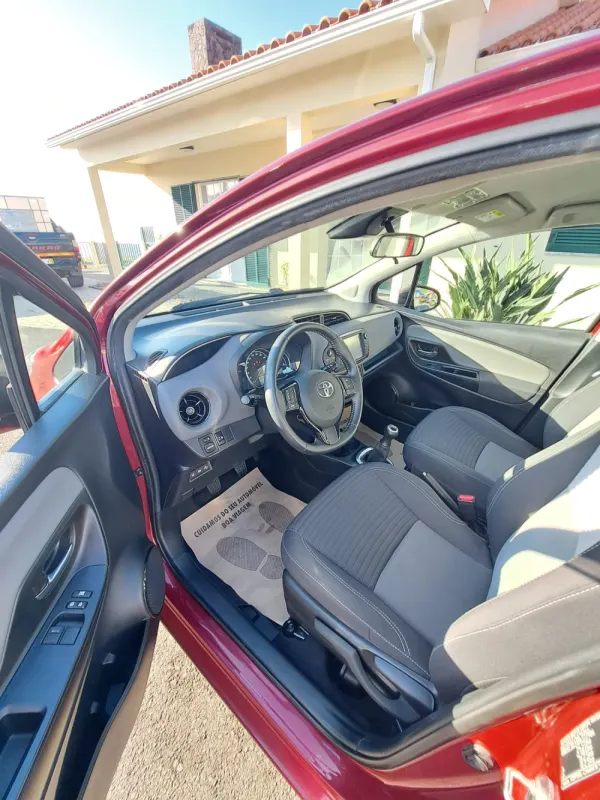 Toyota Yaris 8