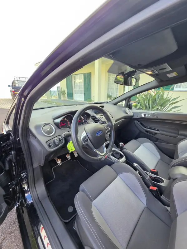 Ford Fiesta 1.6 T ST 9