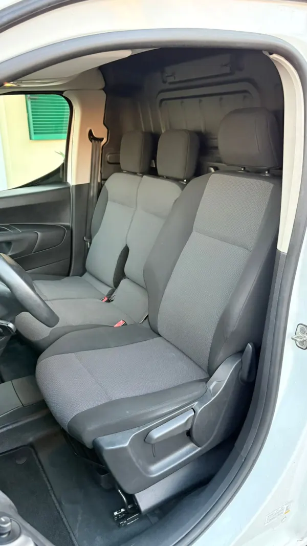 Peugeot Partner 8