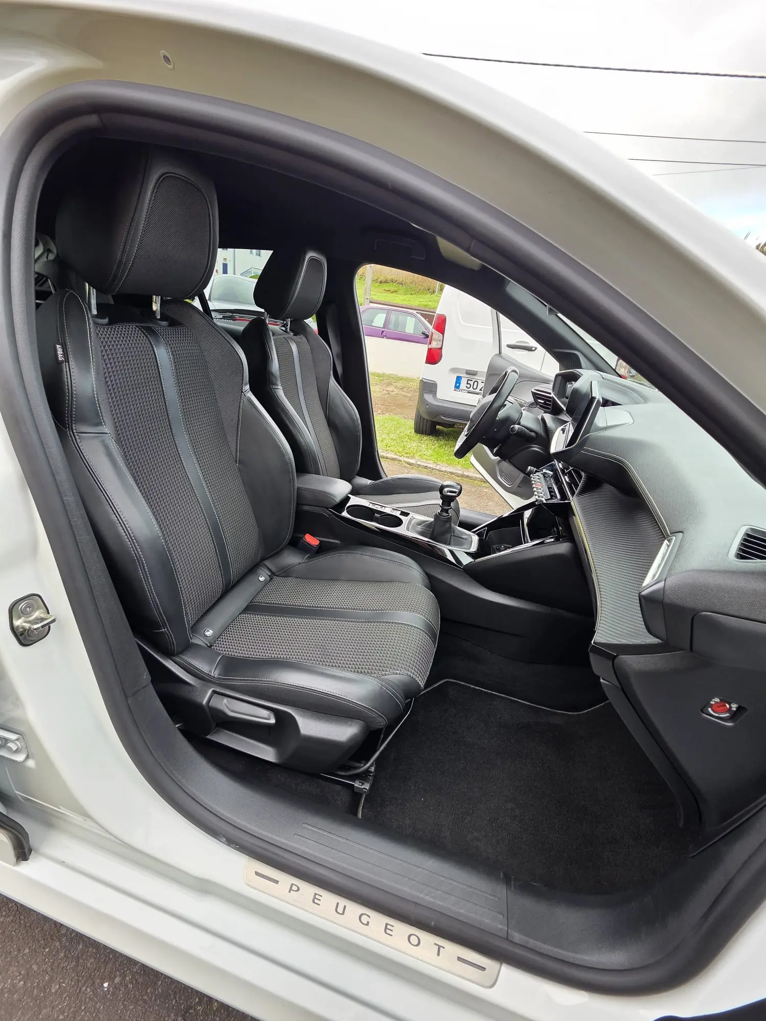 Peugeot 208 1.2 PureTech GT Line 14