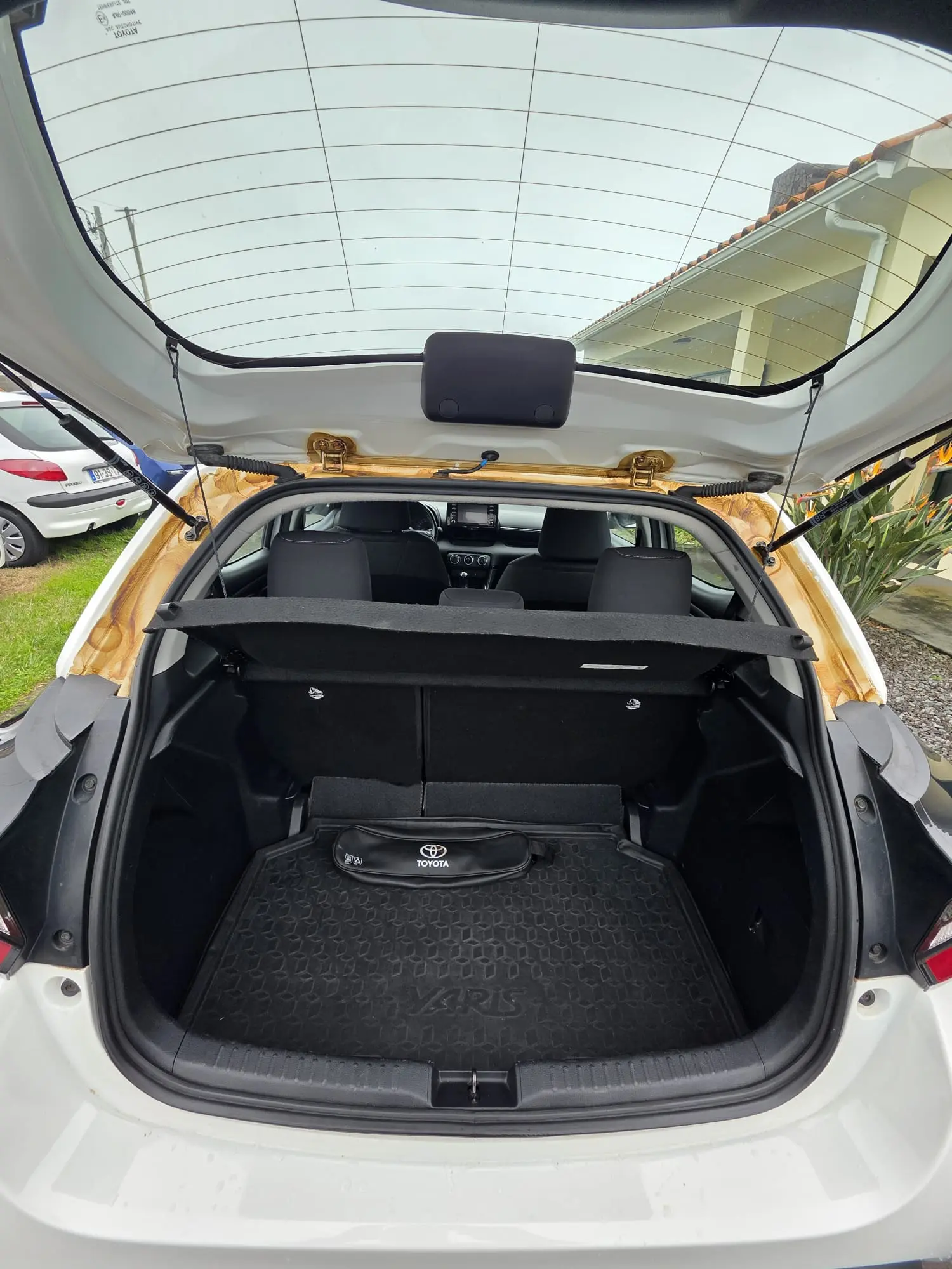 Toyota Yaris 1.0 VVT-i Comfort Plus 11