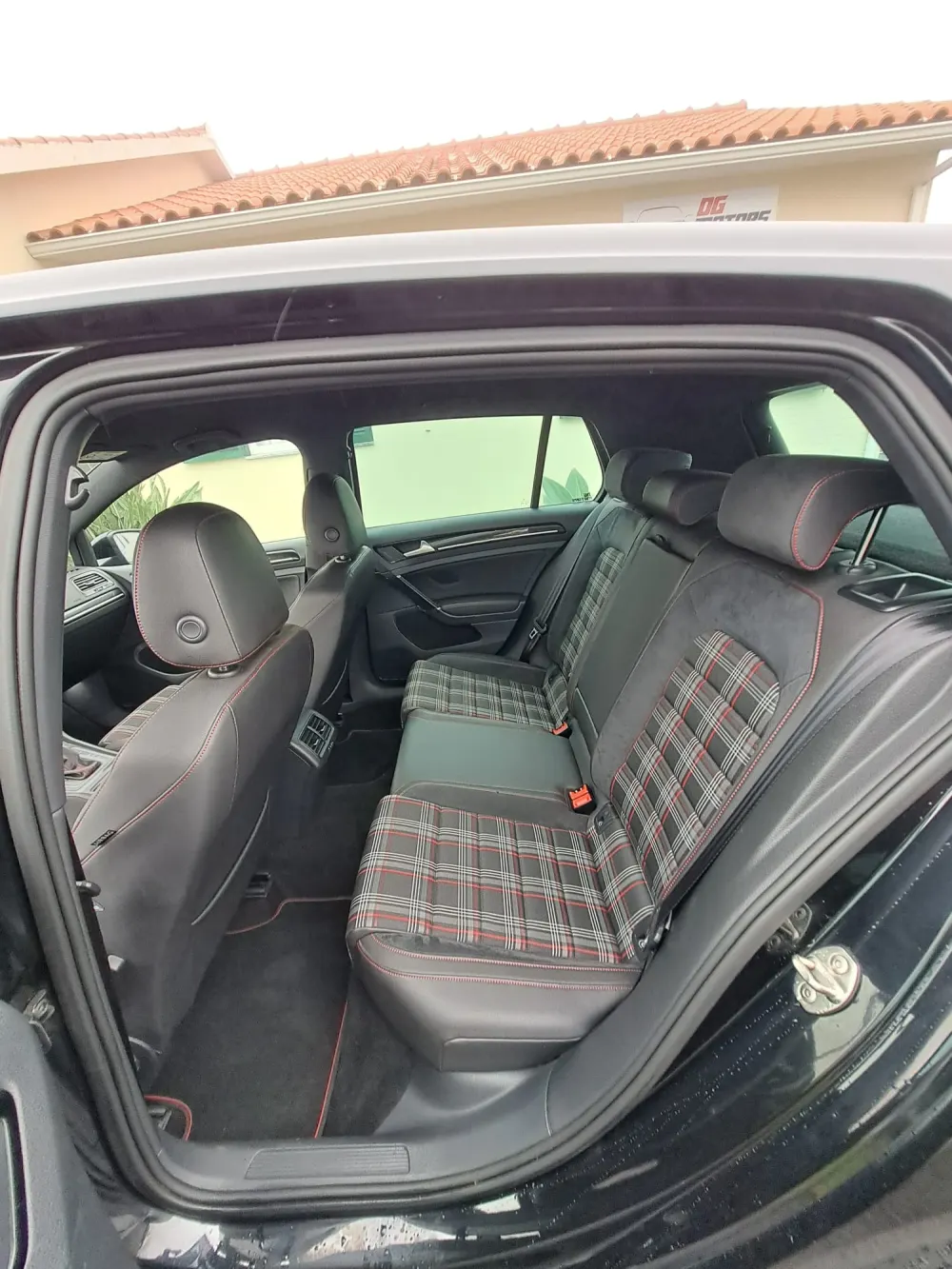 Volkswagen Golf 2.0 TSi GTi DSG Performance 9