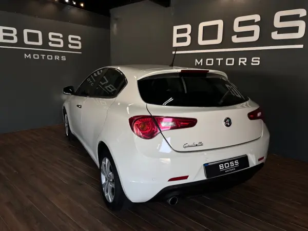 Alfa Romeo Giulietta 1.6 JTDM Exclusive 7