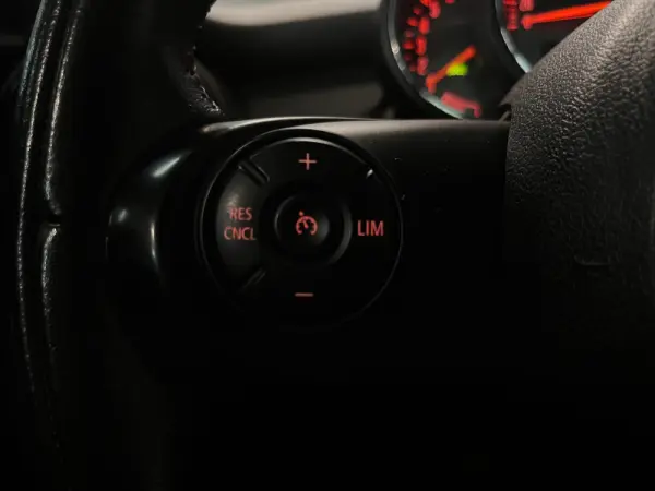 MINI 3 Portas One D 25
