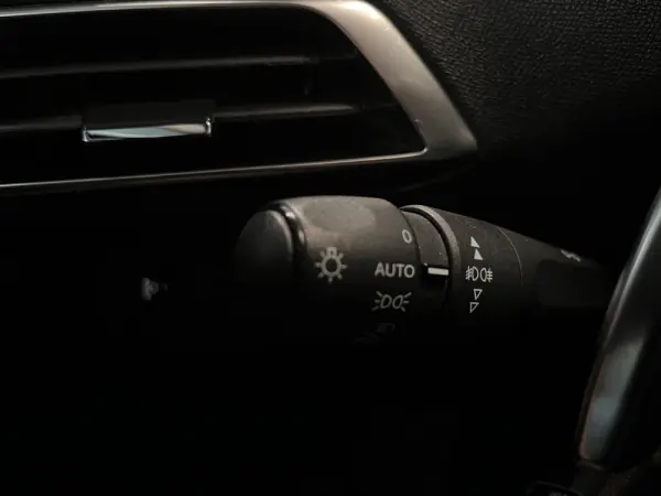 Peugeot 3008 BlueHDi 130 Stop & Start EAT8 Active 19