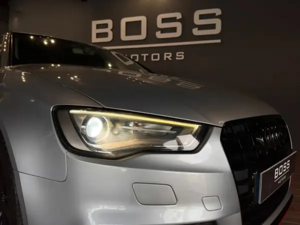 Audi A3 Limousine 1.6 TDI S-line 7