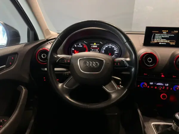 Audi A3 Limousine 1.6 TDI S-line 18