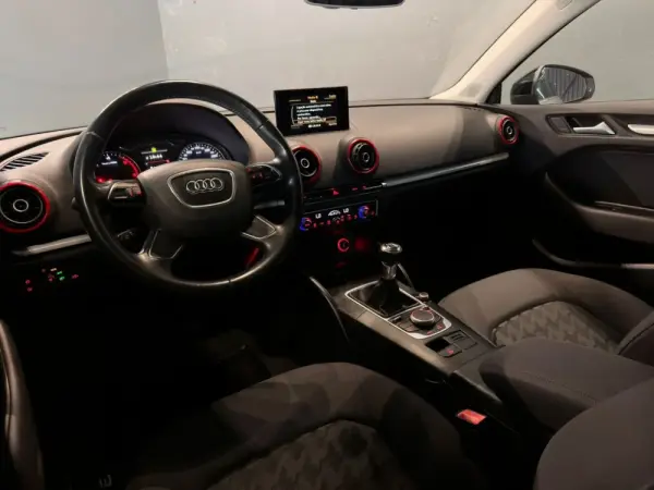 Audi A3 Limousine 1.6 TDI S-line 21