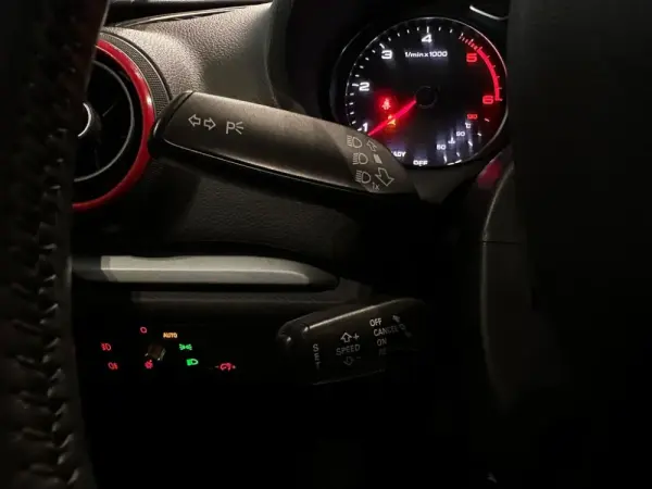 Audi A3 Limousine 1.6 TDI S-line 23