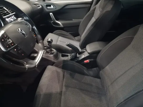 Citroen DS4 1.6 BlueHDi So Chic 21
