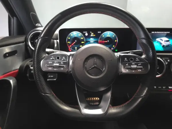 Mercedes-Benz A 180 d AMG Line Aut. 27