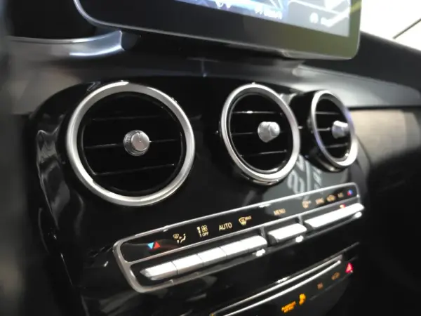 Mercedes-Benz C 200 BlueTEC AMG Line 38