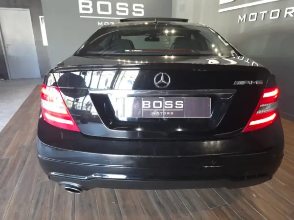 Mercedes-Benz C 220 Outro 12