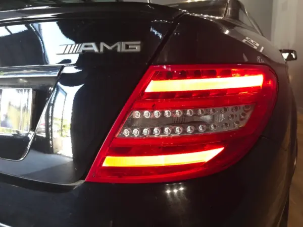 Mercedes-Benz C 220 Outro 13