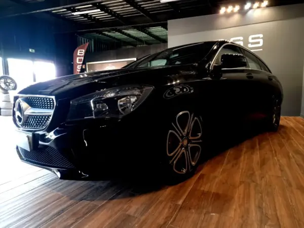 Mercedes-Benz CLA 200 d Shooting Brake Urban 9
