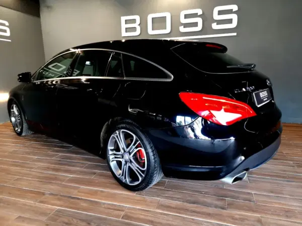 Mercedes-Benz CLA 200 d Shooting Brake Urban 13