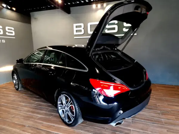 Mercedes-Benz CLA 200 d Shooting Brake Urban 14
