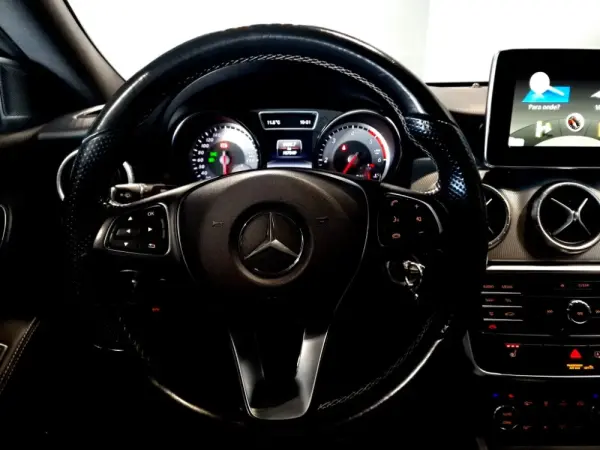Mercedes-Benz CLA 200 d Shooting Brake Urban 29
