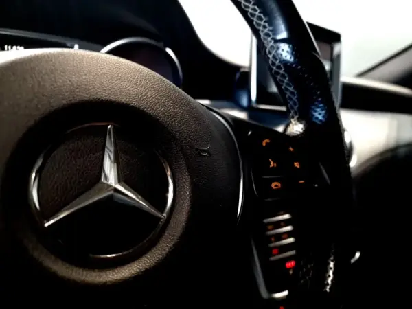 Mercedes-Benz CLA 200 d Shooting Brake Urban 35