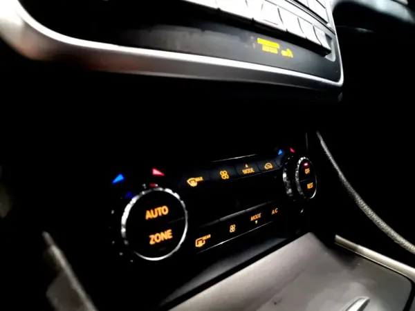 Mercedes-Benz CLA 200 d Shooting Brake Urban 39