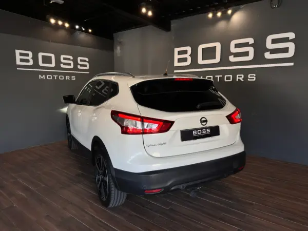 Nissan Qashqai 1.5 dCi Tekna Premium 8