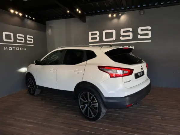 Nissan Qashqai 1.5 dCi Tekna Premium 9