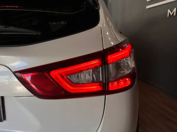 Nissan Qashqai 1.5 dCi Tekna Premium 12