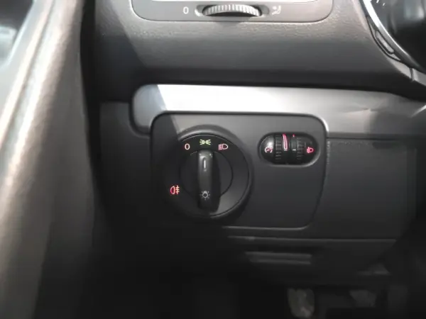 Volkswagen Golf 1.6 TDi Trendline BlueMotion 15
